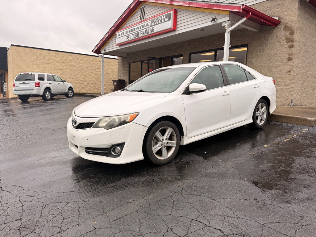 2012 Toyota Camry Image 1
