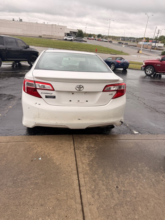 2012 Toyota Camry Image 3