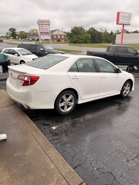 2012 Toyota Camry Image 4