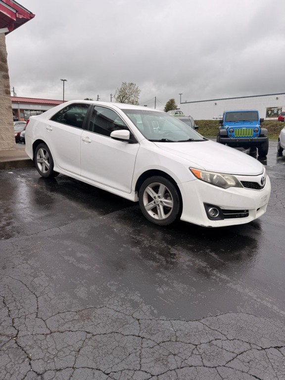 2012 Toyota Camry Image 5