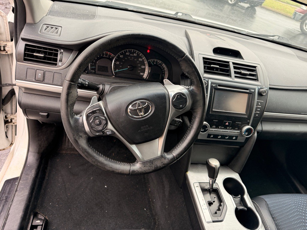 2012 Toyota Camry Image 7