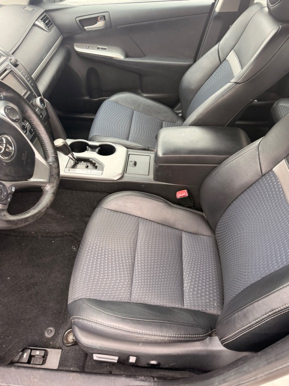 2012 Toyota Camry Image 9
