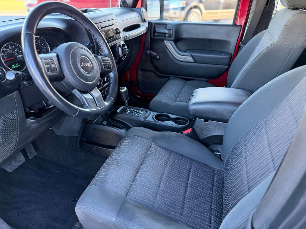 2012 Jeep Wrangler Image 7