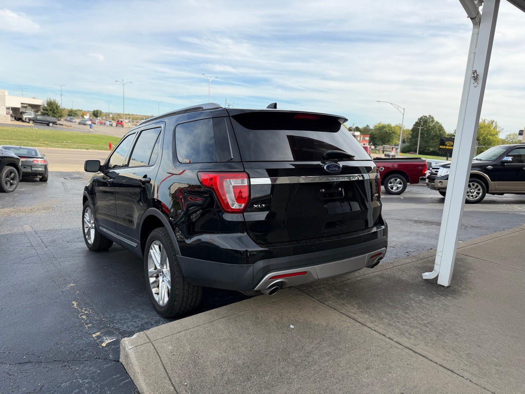 2017 Ford Explorer Image 6