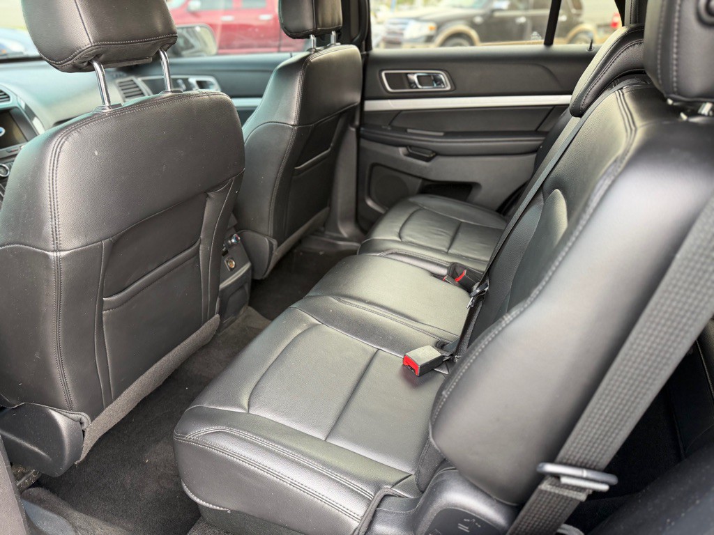2017 Ford Explorer Image 10