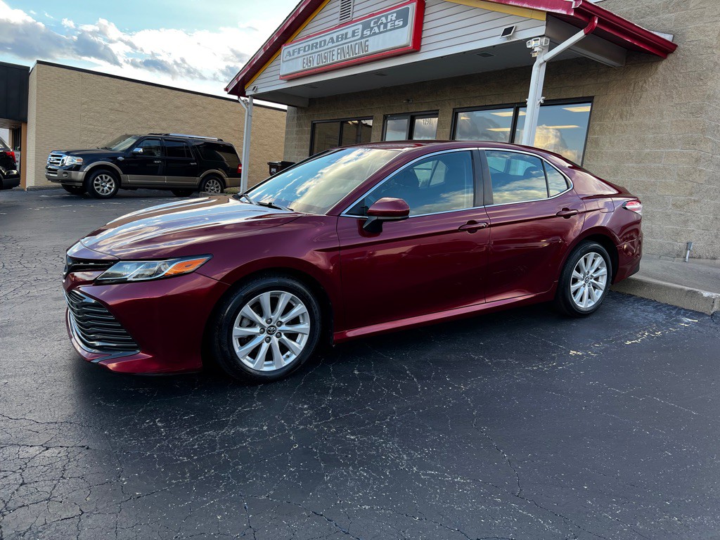2019 Toyota Camry Image 1