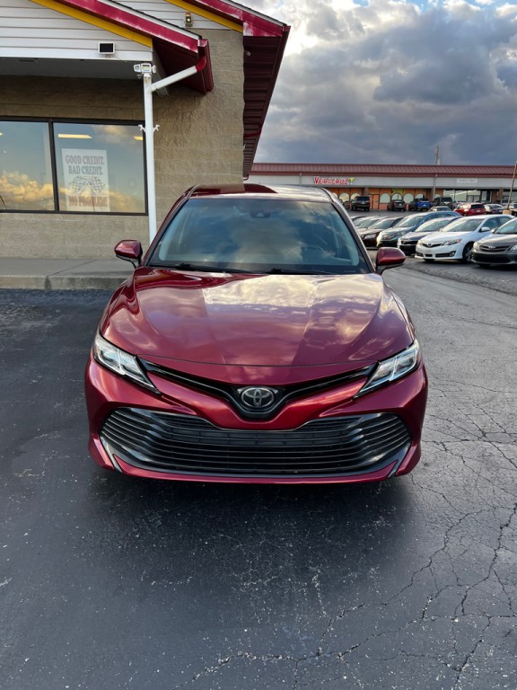 2019 Toyota Camry Image 2