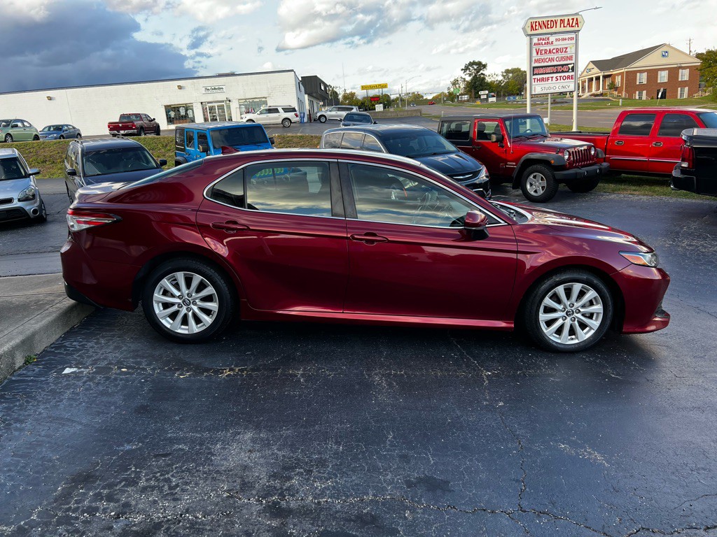 2019 Toyota Camry Image 3