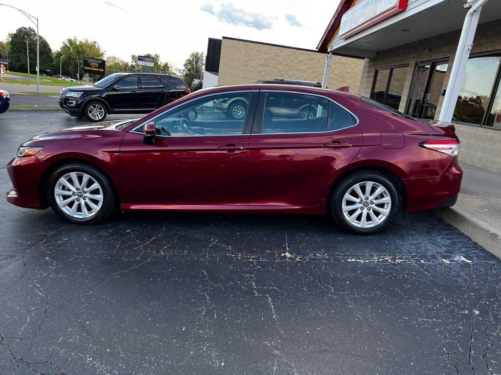 2019 Toyota Camry Image 8