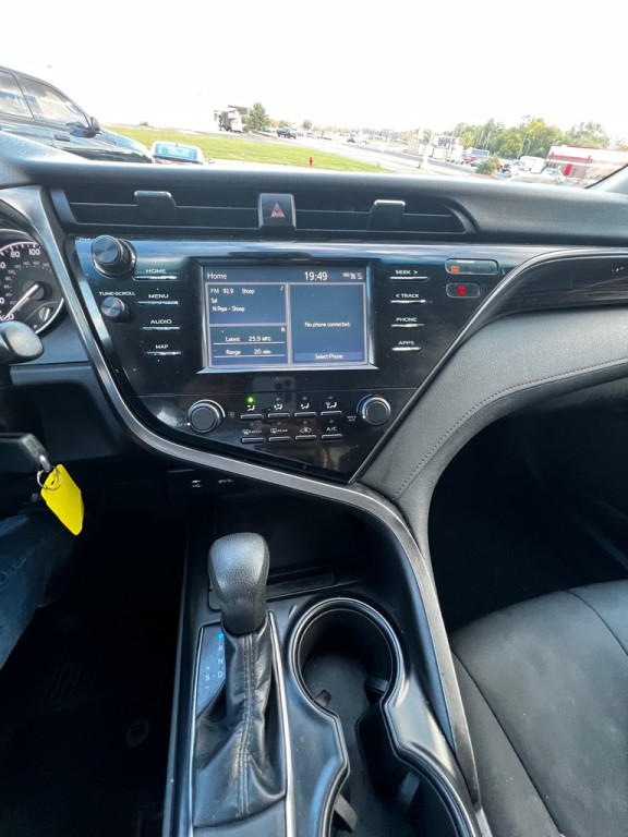2019 Toyota Camry Image 12