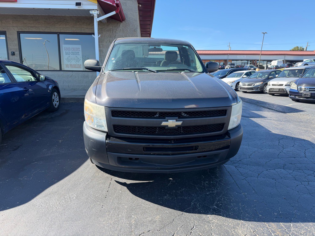 2011 Chevrolet Silverado 1500 Image 2