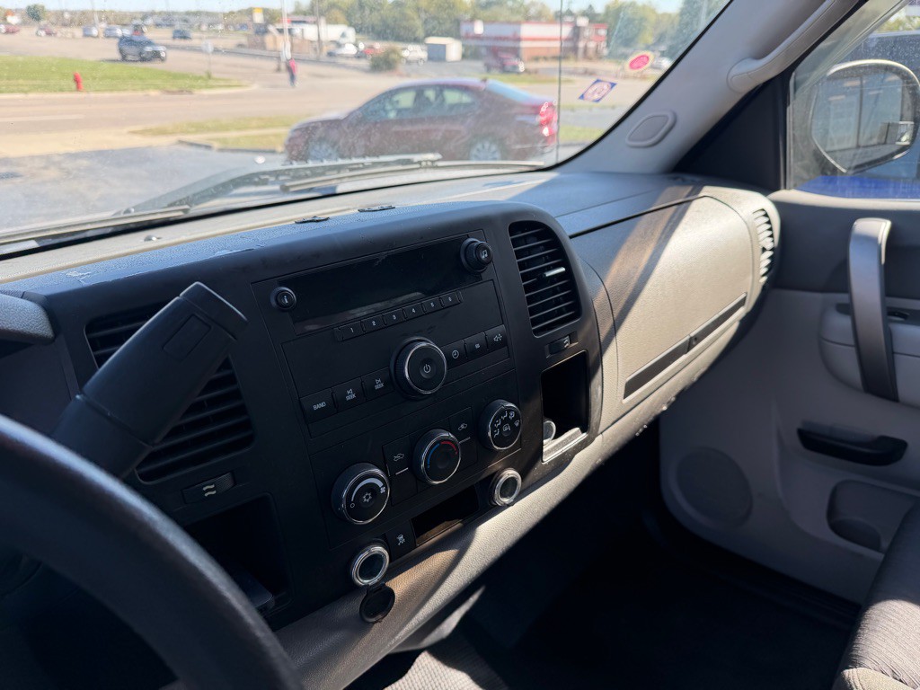 2011 Chevrolet Silverado 1500 Image 9