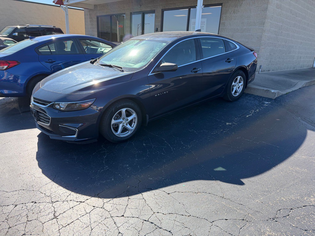 2017 Chevrolet Malibu Image 1