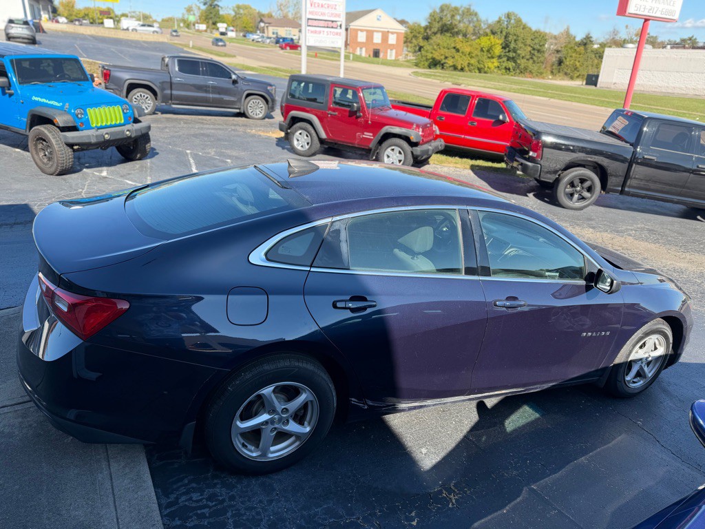 2017 Chevrolet Malibu Image 4