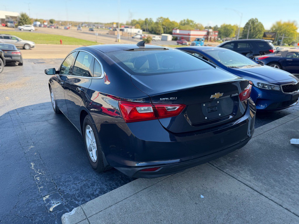 2017 Chevrolet Malibu Image 6