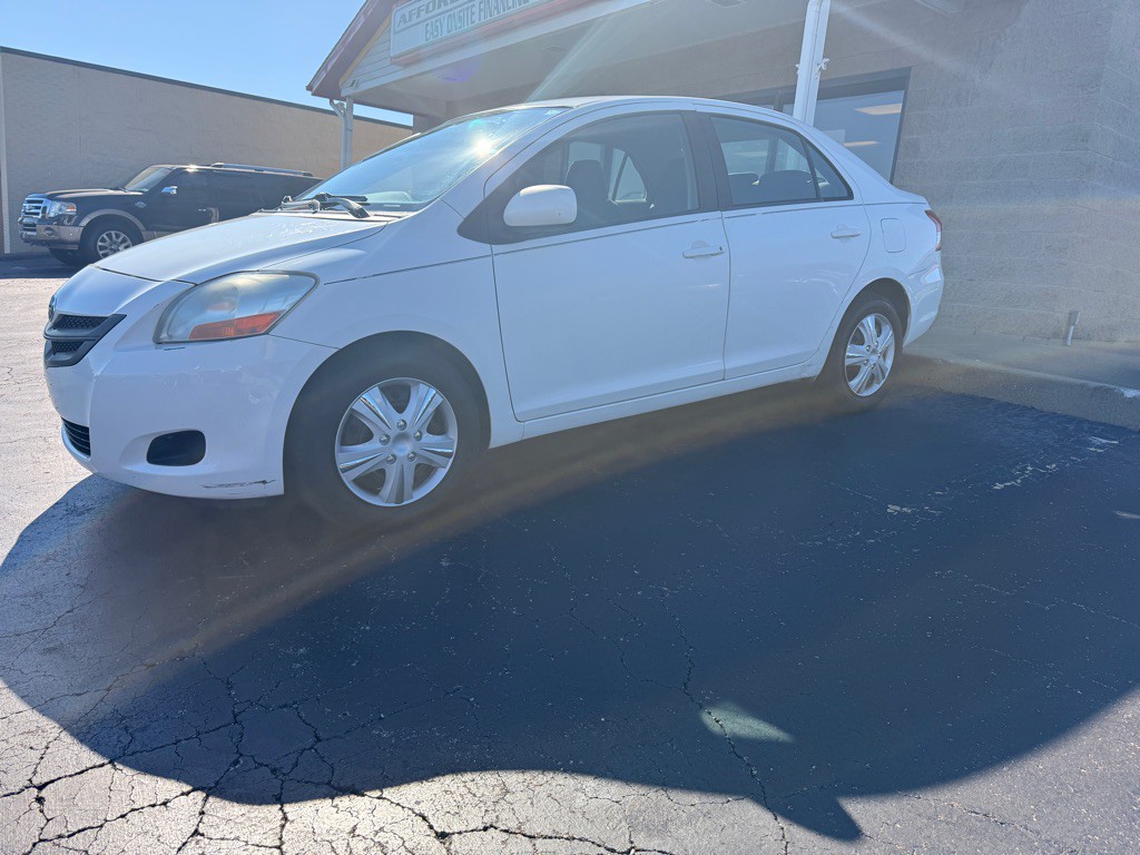 2007 Toyota Yaris Image 1