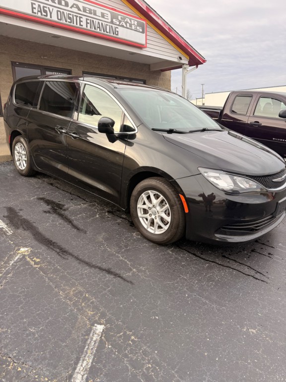 2020 Chrysler Voyager Image 5