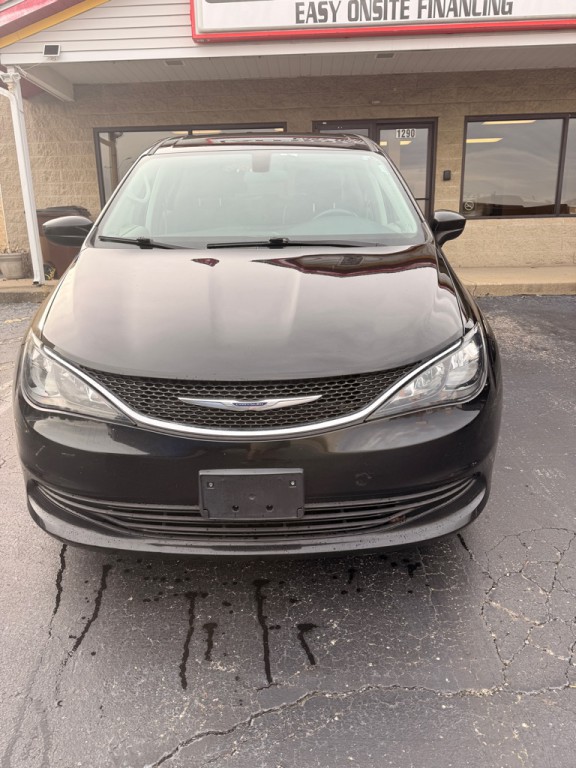 2020 Chrysler Voyager Image 6