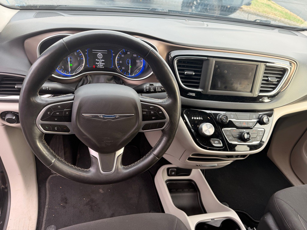2020 Chrysler Voyager Image 7