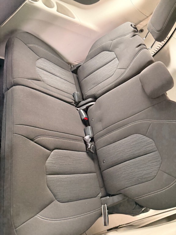 2020 Chrysler Voyager Image 10