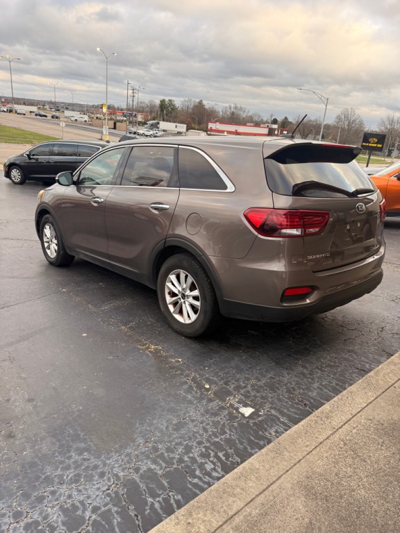 2019 Kia Sorento Image 2