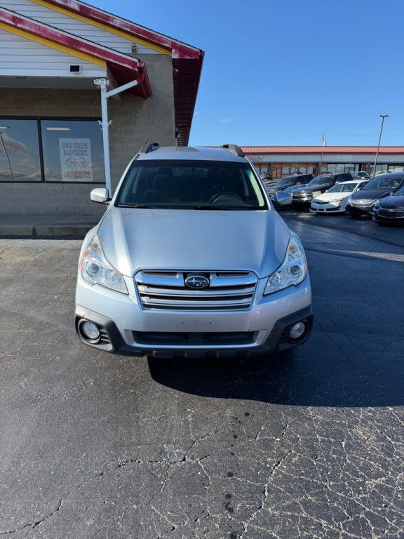 2014 Subaru Outback Image 2