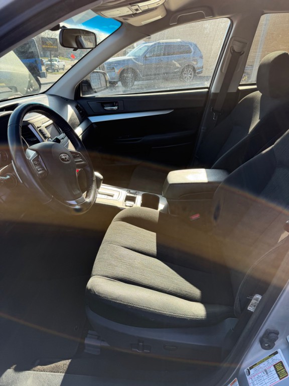 2014 Subaru Outback Image 9