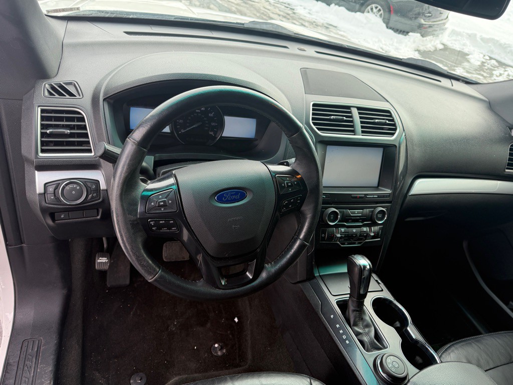 2016 Ford Explorer Image 7