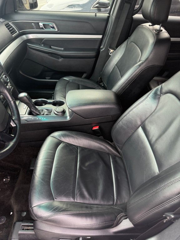 2016 Ford Explorer Image 8