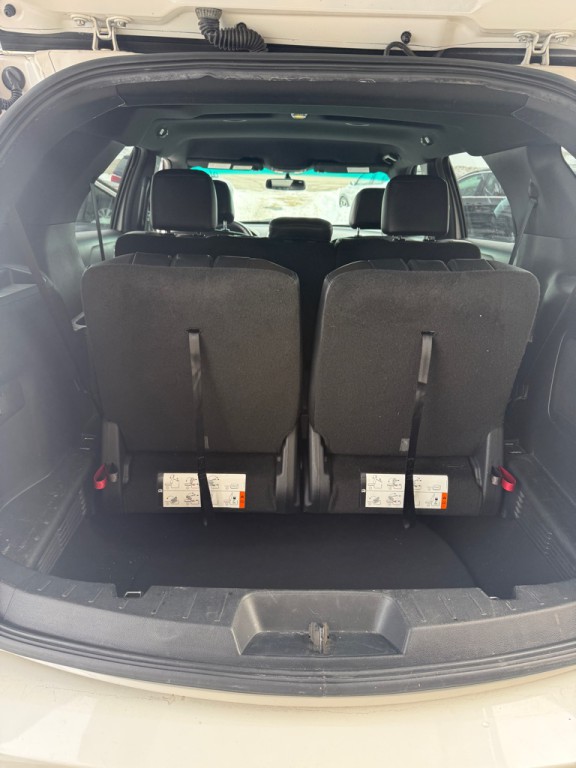 2016 Ford Explorer Image 11