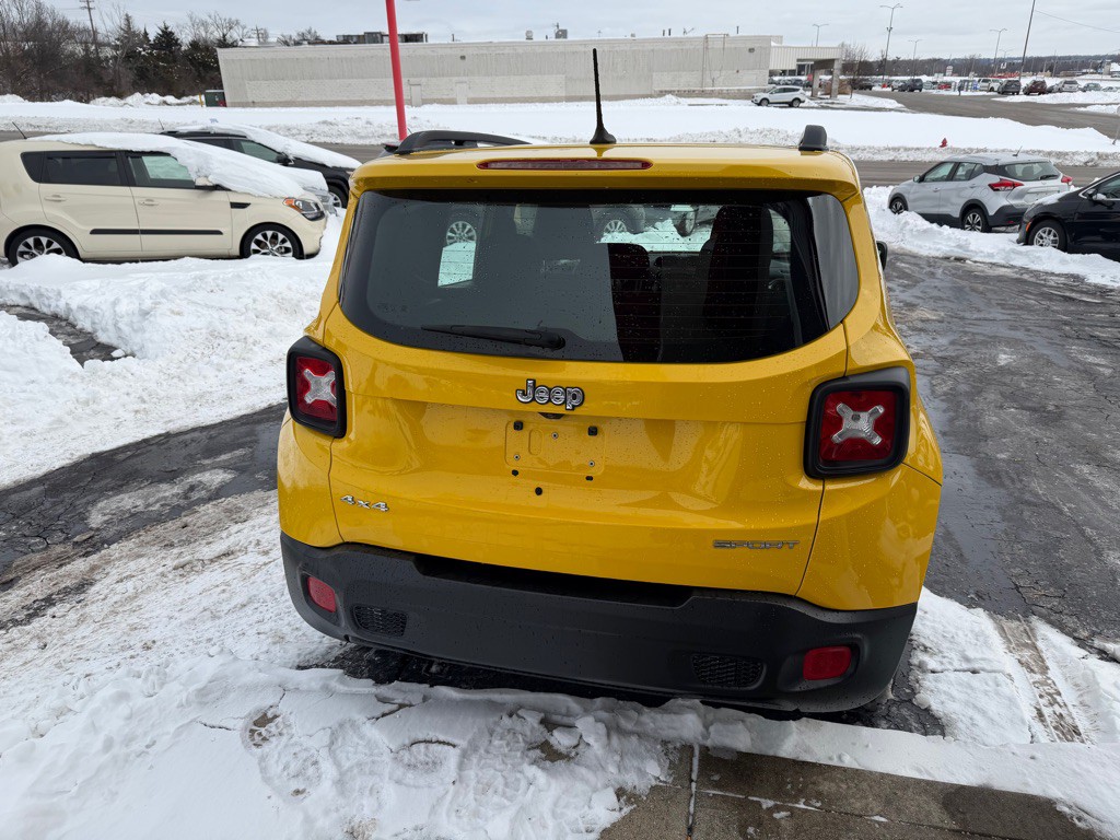 2015 Jeep Renegade Image 5