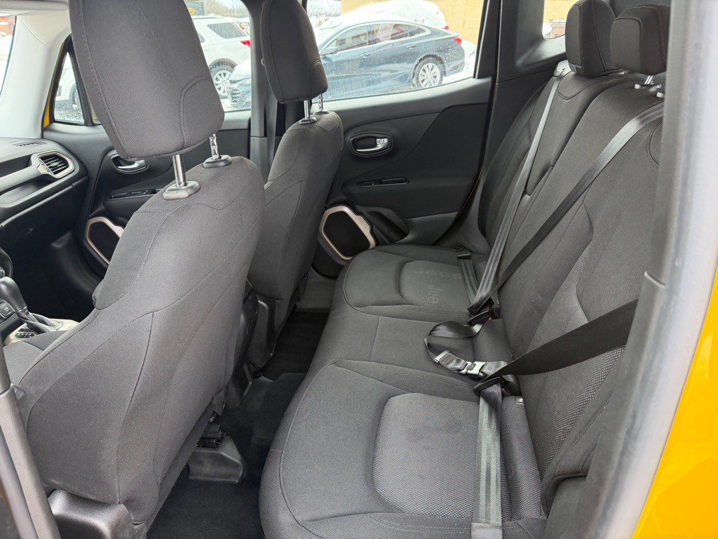 2015 Jeep Renegade Image 9