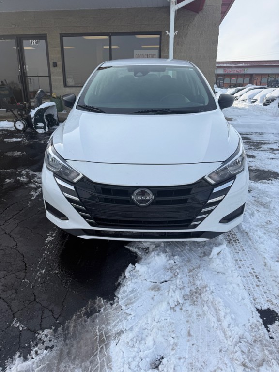 2023 Nissan Versa Image 6