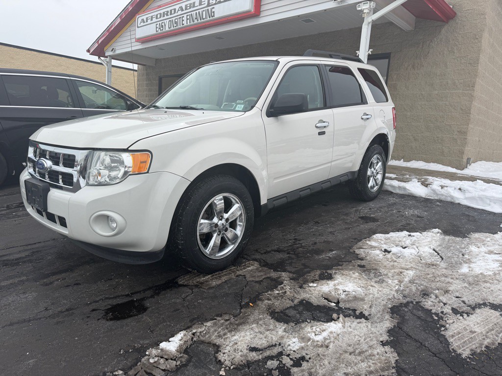 2011 Ford Escape Image 1