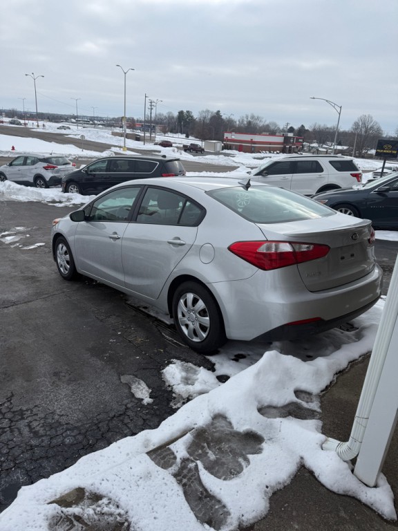 2016 Kia Forte Image 2