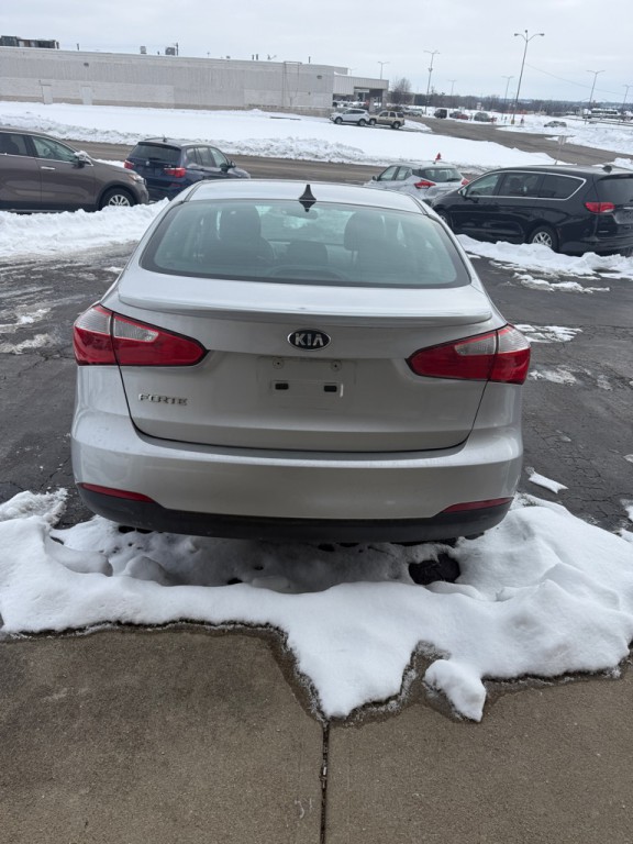 2016 Kia Forte Image 3