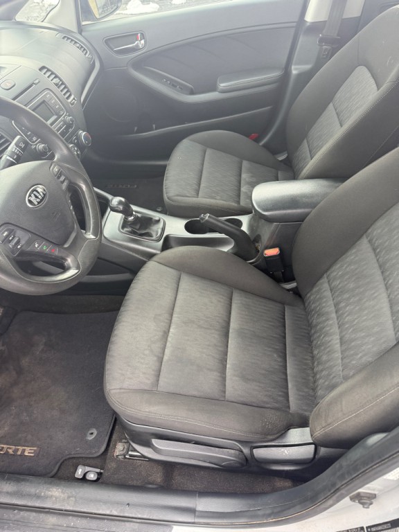 2016 Kia Forte Image 9