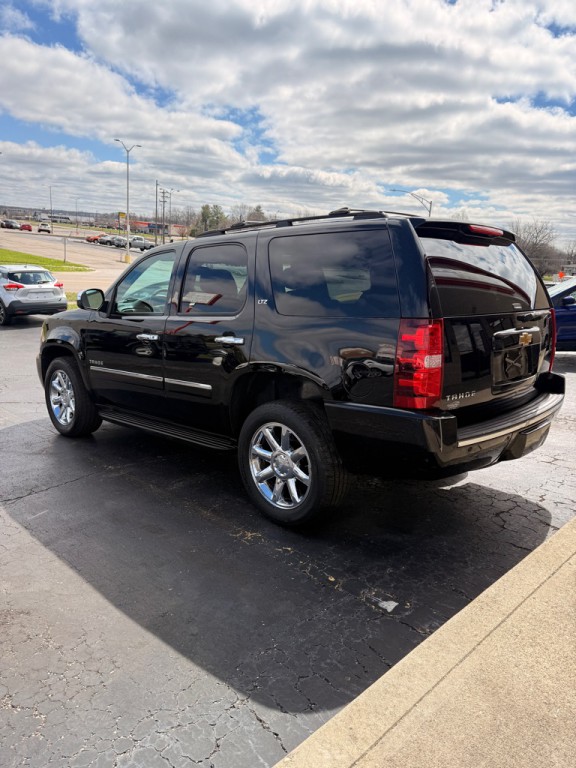2013 Chevrolet Tahoe Image 2