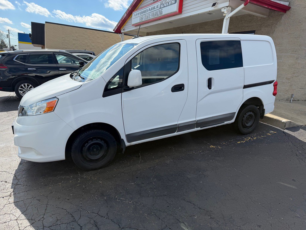 2017 Nissan NV200 Image 1
