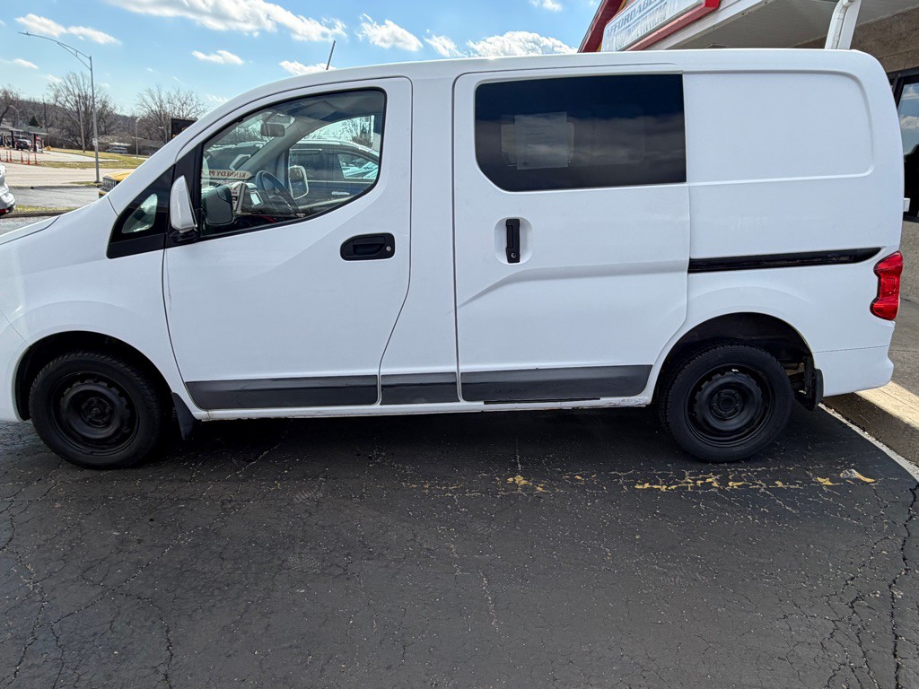 2017 Nissan NV200 Image 8