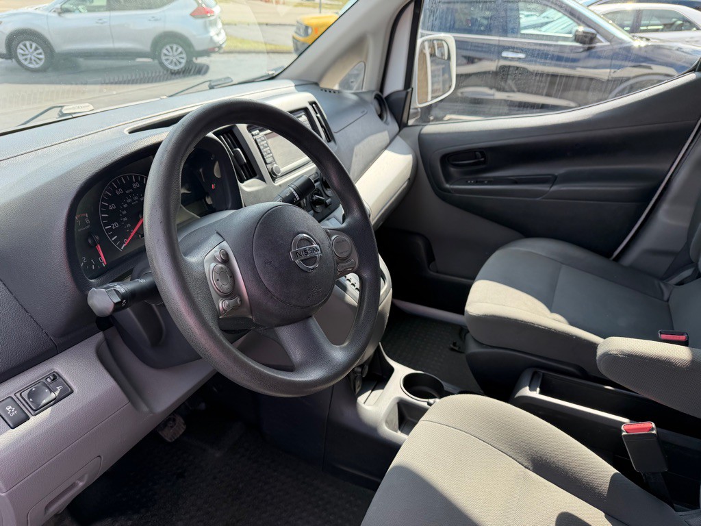 2017 Nissan NV200 Image 9