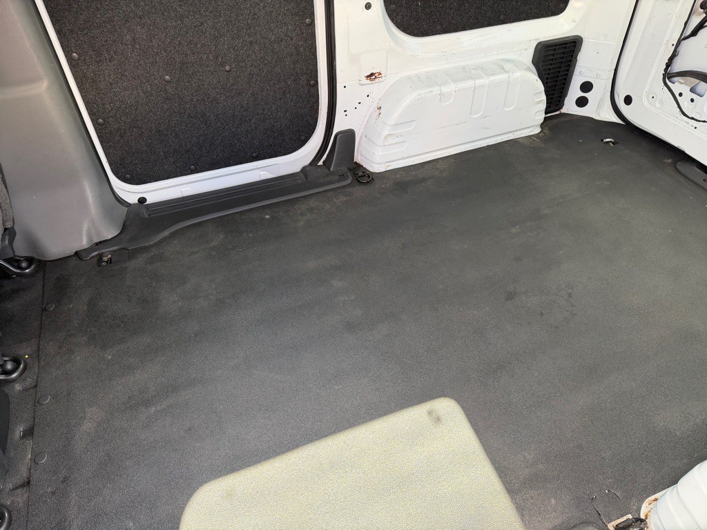 2017 Nissan NV200 Image 10