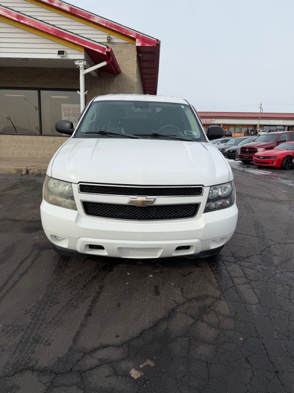 2010 Chevrolet Tahoe Image 2
