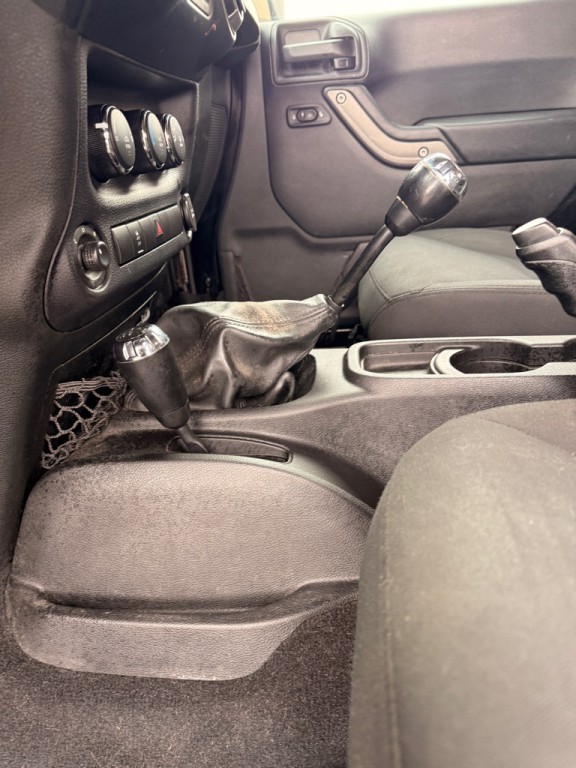 2016 Jeep Wrangler Image 10