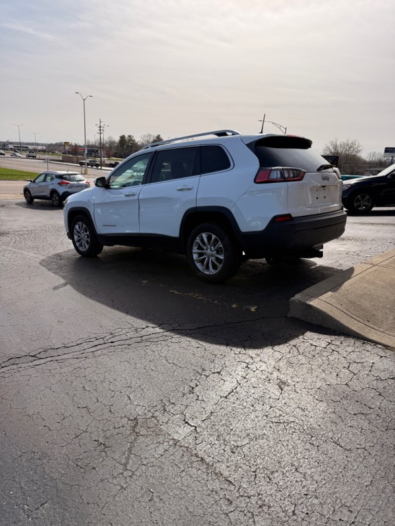 2019 Jeep Cherokee Image 2