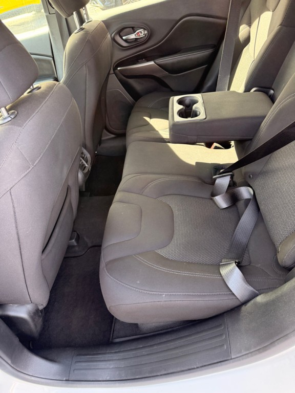 2019 Jeep Cherokee Image 10