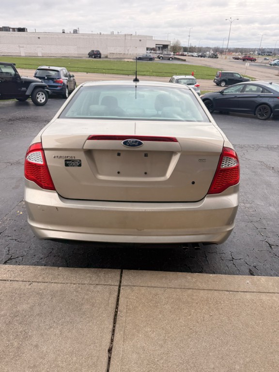 2010 Ford Fusion Image 3
