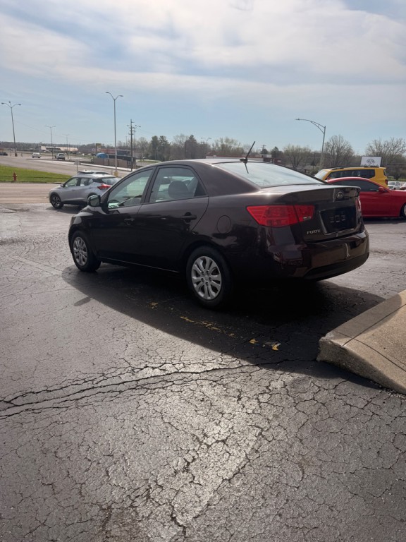2011 Kia Forte Image 2