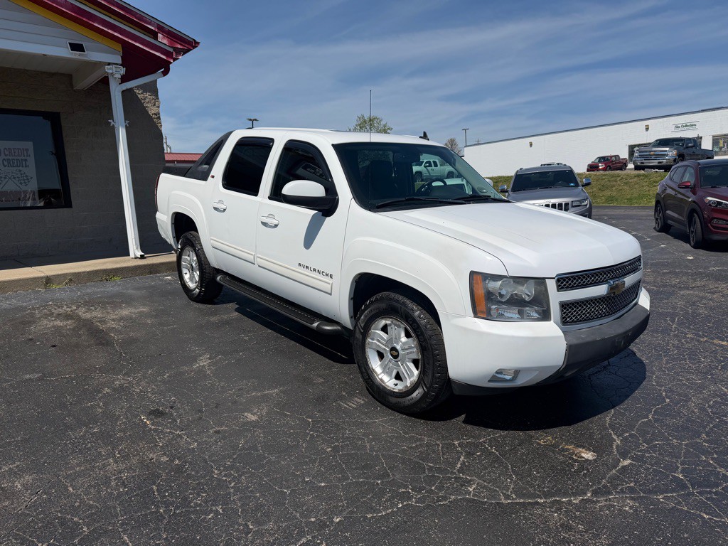 2010 Chevrolet Avalanche Image 3