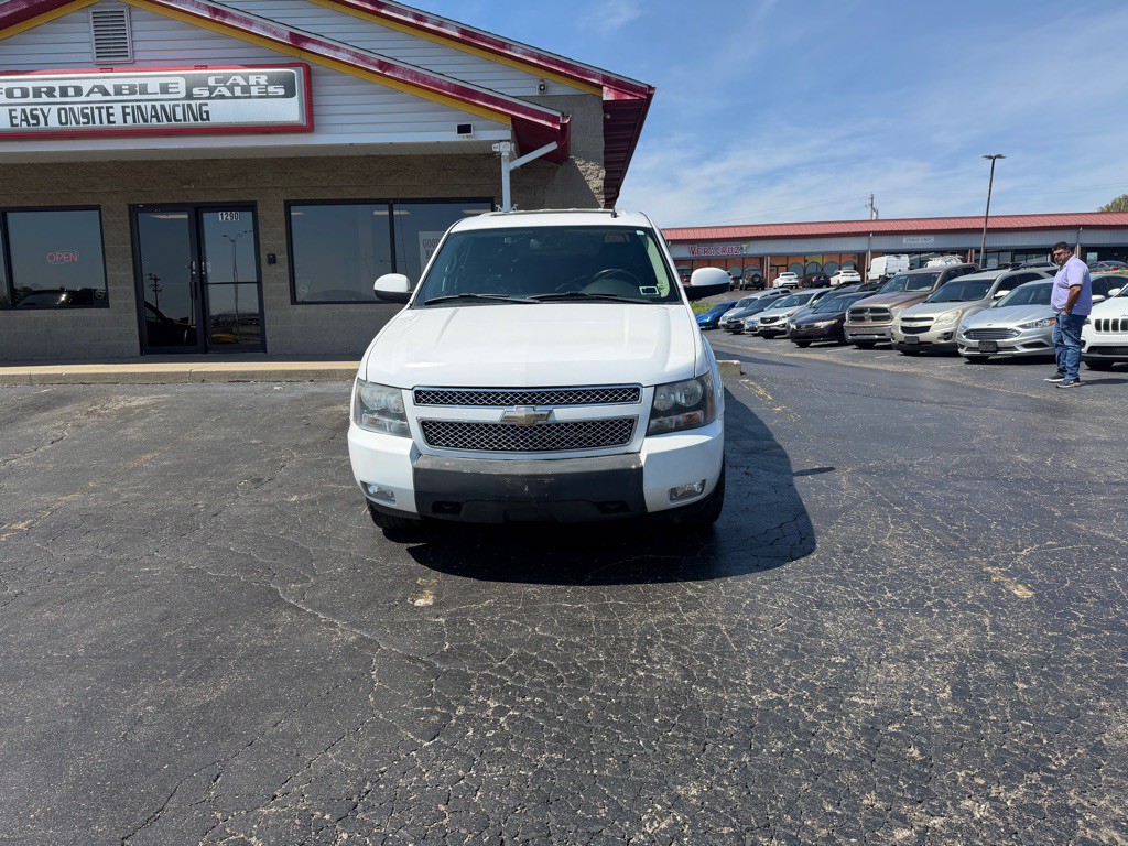 2010 Chevrolet Avalanche Image 4